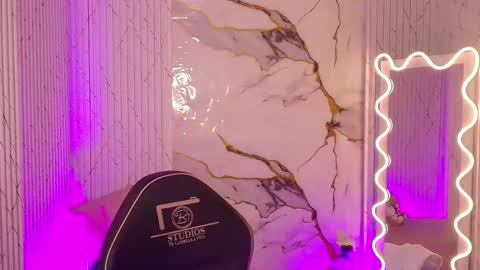 peachy_tay online show from 04-22-26, 11:56