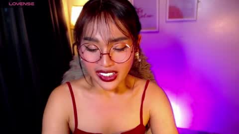 Snapshot of peakaboo_xx chatting on 06-11-26, 02:33 Angel Creamdensada online show from 06-11-26, 02:33