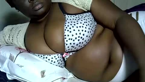 Keci online show from 11-19-25, 01:22