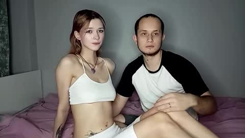 Snapshot of pearl_couple chatting on 01-09-26, 07:26 Rina and Max online show from 01-09-26, 07:26