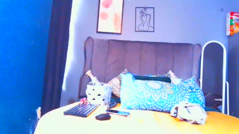 Pearl online show from 04-01-26, 01:41