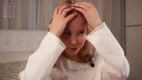 Lily online show from 04-23-26, 03:19