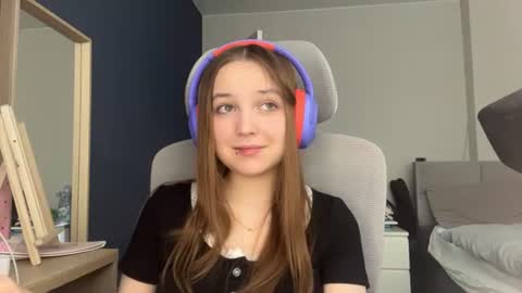 Luna Vale online show from 07-19-26, 01:15