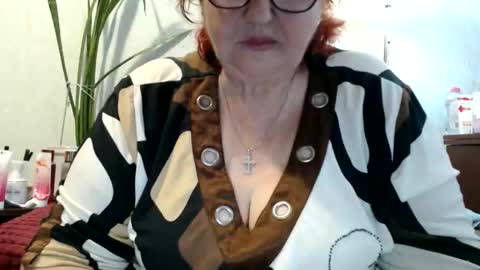 Snapshot of peggysoft chatting on 06-06-26, 04:55 PeggySoft online show from 06-06-26, 04:55