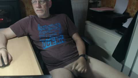 Snapshot of pemue65 chatting on 07-24-26, 06:00 Pemue65 online show from 07-24-26, 06:00