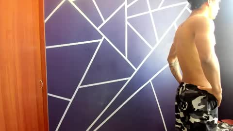 Snapshot of pendragom1224 chatting on 01-12-25, 03:25 Pendragom online show from 01-12-25, 03:25