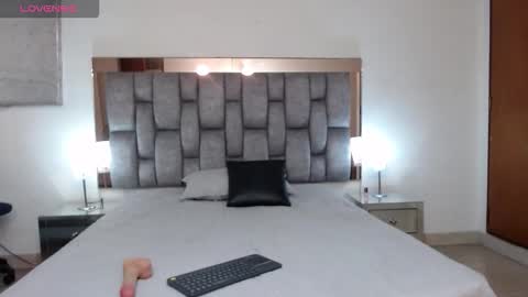 Snapshot of penelope_petit18 chatting on 10-24-25, 07:27 penelope_petit18 online show from 10-24-25, 07:27