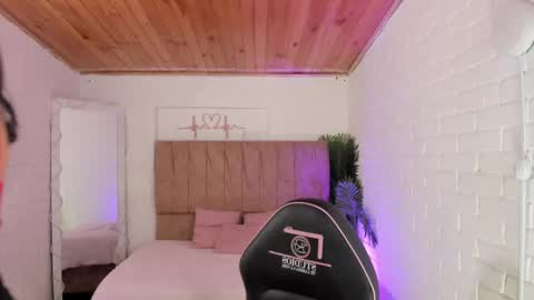 penelope online show from 09-21-25, 03:19