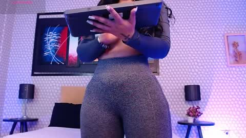 Penelope  Lets get to 100 hands up  online show from 04-10-26, 04:39