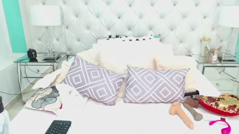 Penelope Laurent online show from 12-08-24, 04:39