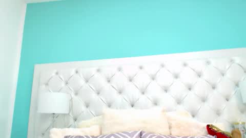 Penelope Laurent online show from 01-11-26, 01:38