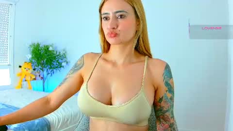Hi Im Penelope  better vibrations  1111 online show from 06-28-26, 01:17