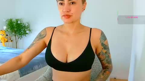 Hi Im Penelope  better vibrations  1111 online show from 07-03-26, 09:48