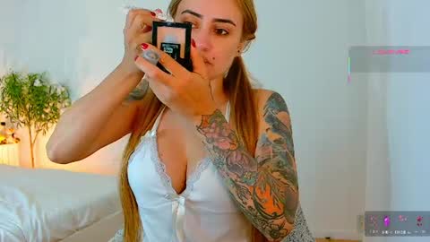 Hi Im Penelope  better vibrations  1111 online show from 07-05-26, 11:28