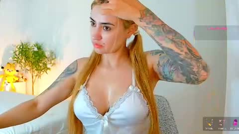 Hi Im Penelope  better vibrations  1111 online show from 07-16-26, 09:37