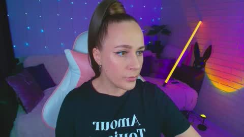 Dia  online show from 12-02-25, 02:28