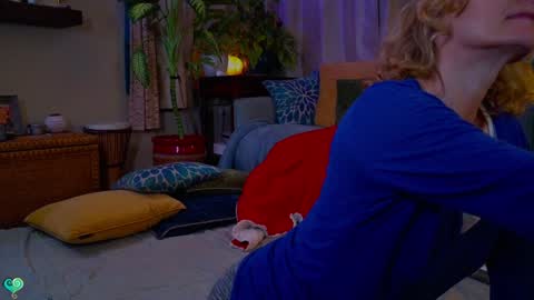 Peppermint and Dusty  online show from 12-27-24, 04:04