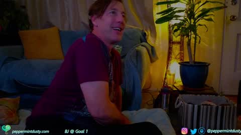 Peppermint and Dusty  online show from 12-29-24, 03:22