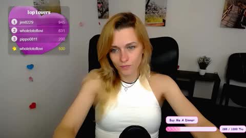 Mia online show from 11-09-25, 10:46