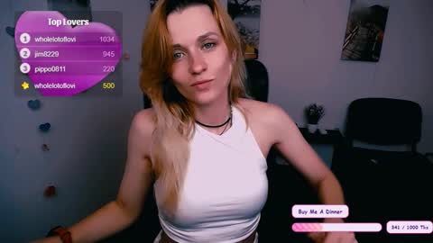 Mia online show from 11-21-25, 06:34