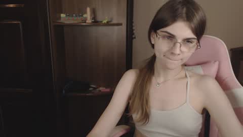 Snapshot of peralez_f chatting on 12-07-24, 12:30 Farida online show from 12-07-24, 12:30