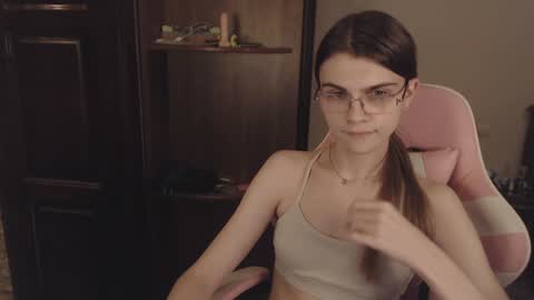 Snapshot of peralez_f chatting on 01-11-25, 05:20 Farida online show from 01-11-25, 05:20