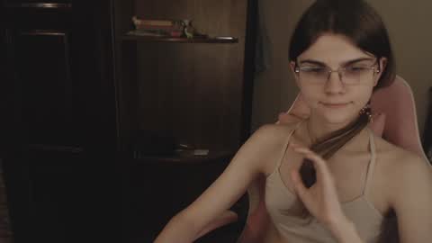 Snapshot of peralez_f chatting on 01-24-25, 09:05 Farida online show from 01-24-25, 09:05