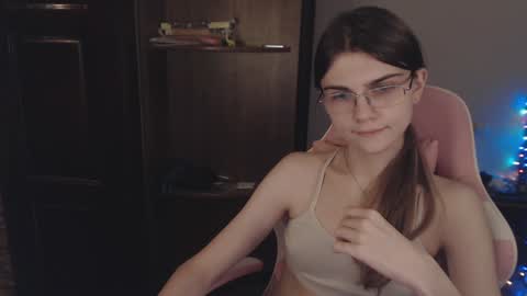 Snapshot of peralez_f chatting on 01-27-25, 12:22 Farida online show from 01-27-25, 12:22