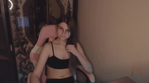 Snapshot of peralez_f chatting on 10-04-25, 05:44 Farida online show from 10-04-25, 05:44