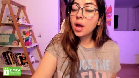 Sarah Ana Banana online show from 04-17-26, 01:30