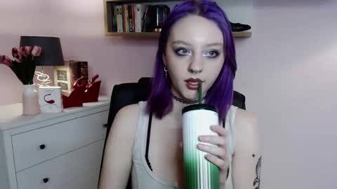 Snapshot of perfect_madeline chatting on 03-09-25, 02:43 Madeline online show from 03-09-25, 02:43