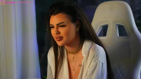 Dee online show from 12-18-24, 08:31