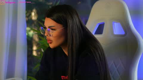 Dee online show from 01-23-25, 10:11