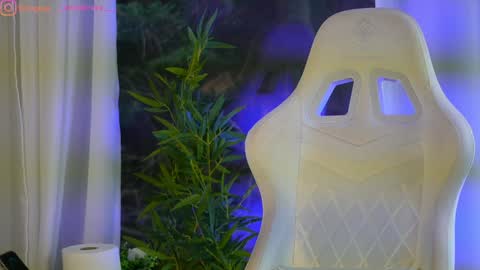 Dee online show from 01-25-25, 09:36