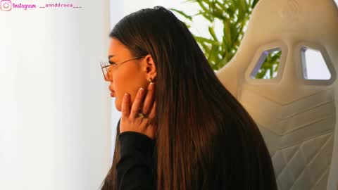 Dee online show from 02-19-25, 09:50