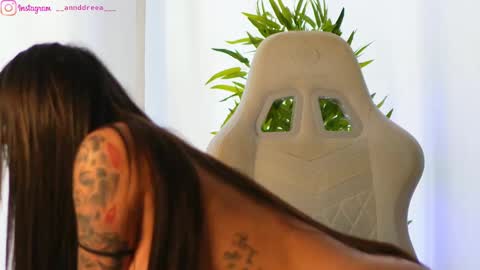 Dee online show from 02-22-25, 09:34