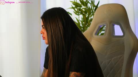 Dee online show from 03-04-25, 09:18