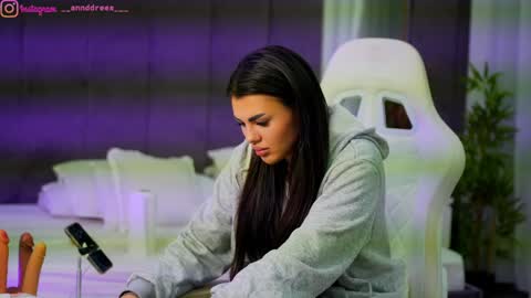 Dee online show from 10-08-25, 03:09