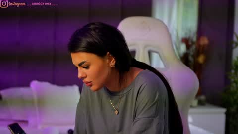 Dee online show from 10-16-25, 11:33