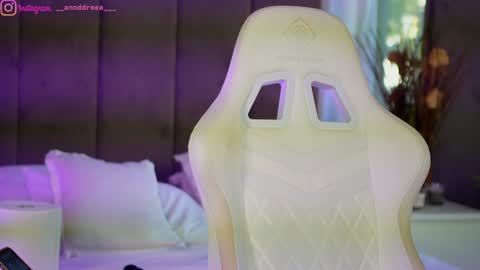 Dee online show from 10-20-25, 12:05