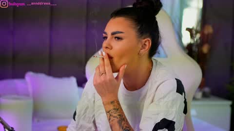 Dee online show from 10-23-25, 12:04