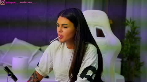 Dee online show from 10-25-25, 05:08