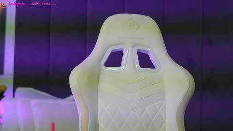 Dee online show from 12-16-25, 04:12