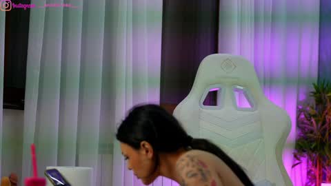 Dee online show from 03-18-26, 07:28