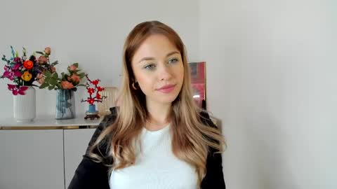 Snapshot of perfectxcindy chatting on 03-27-26, 06:41 Cindy online show from 03-27-26, 06:41