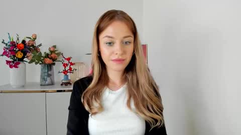 Snapshot of perfectxcindy chatting on 03-27-26, 08:26 Cindy online show from 03-27-26, 08:26