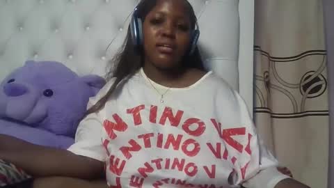 Snapshot of periwinkle20 chatting on 04-24-26, 03:31 Taurus online show from 04-24-26, 03:31
