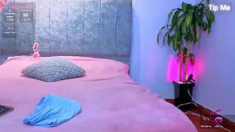 Snapshot of perla_cambell chatting on 07-16-26, 12:22 PERLA CAMELL online show from 07-16-26, 12:22