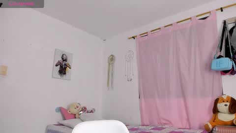 Snapshot of perla_kathy chatting on 01-17-25, 05:11 Dulce maria online show from 01-17-25, 05:11