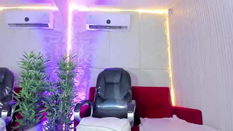 PERLA  online show from 09-30-25, 11:21